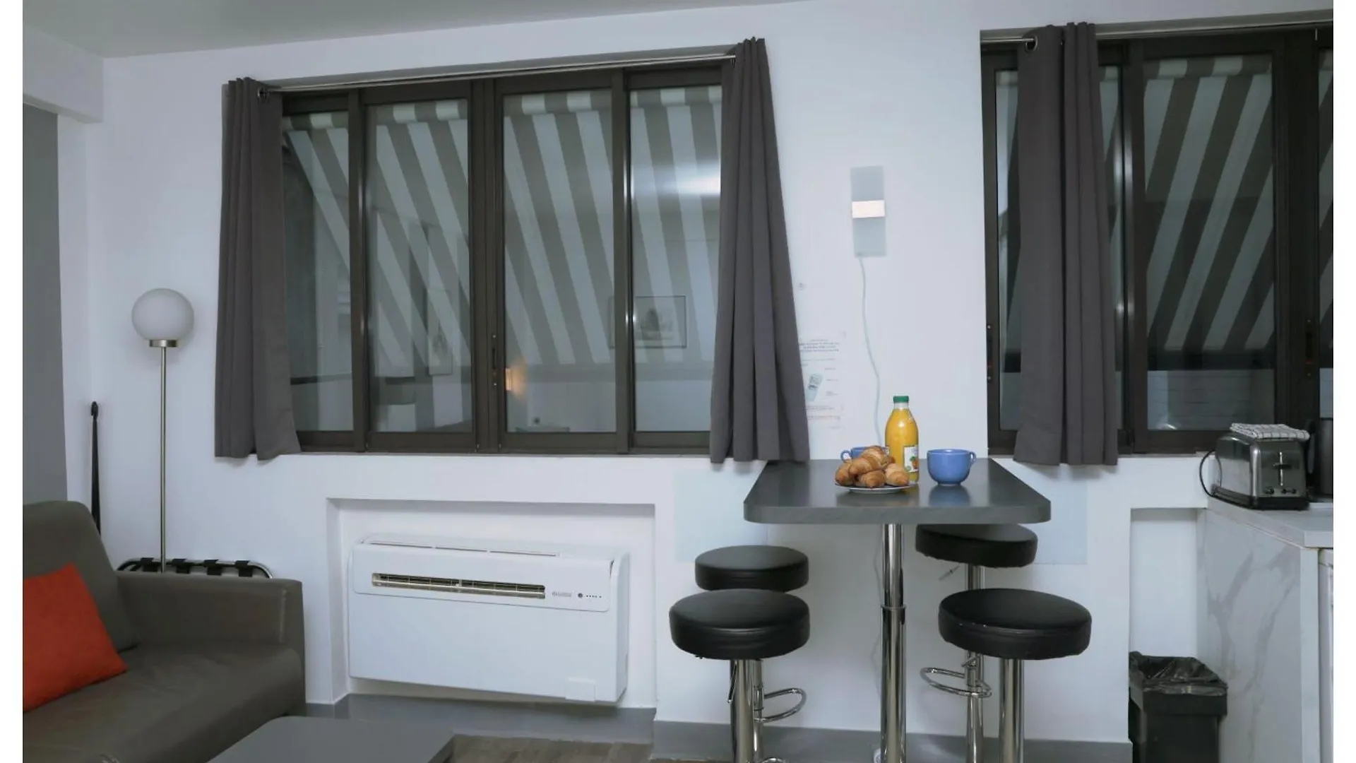 Arc De Triomphe & Trocadero Square - Cityapartmentstay *