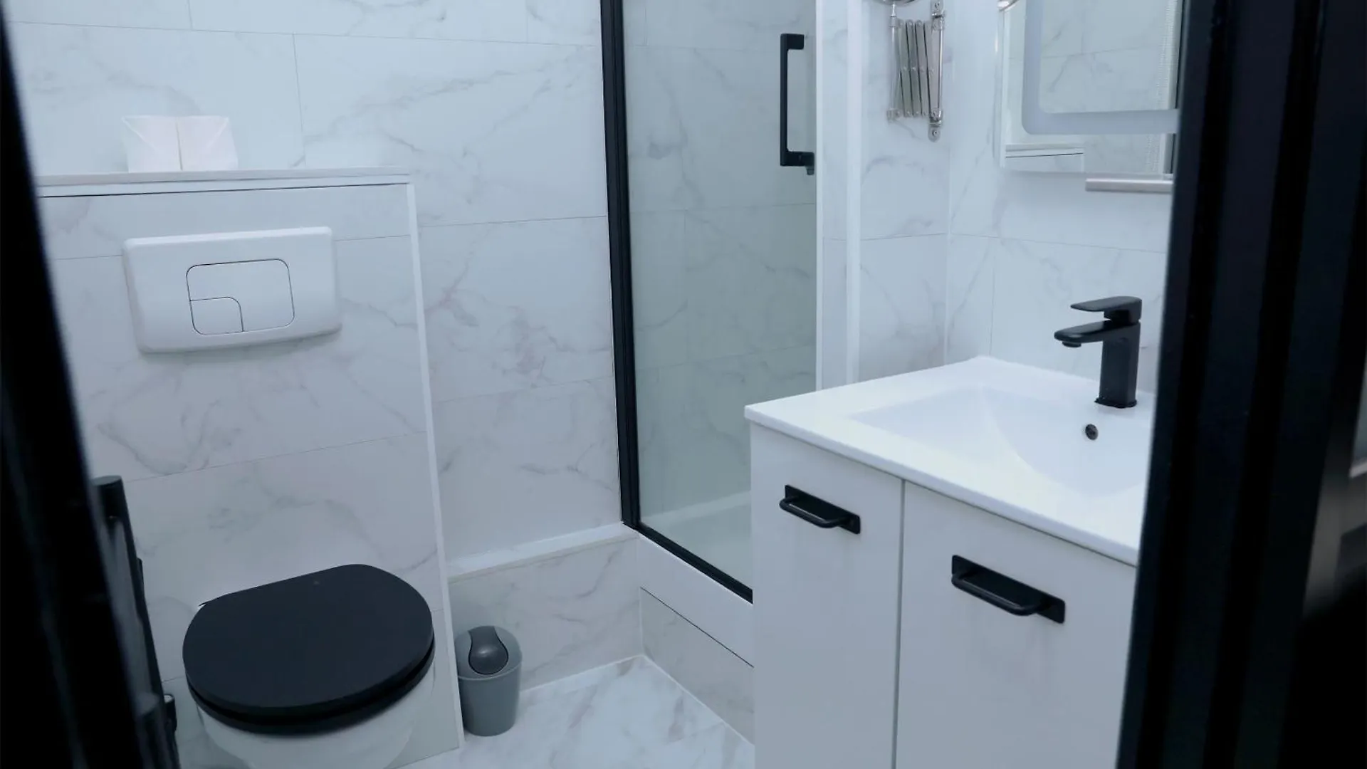 Arc De Triomphe & Trocadero Square - Cityapartmentstay Apartment Paris