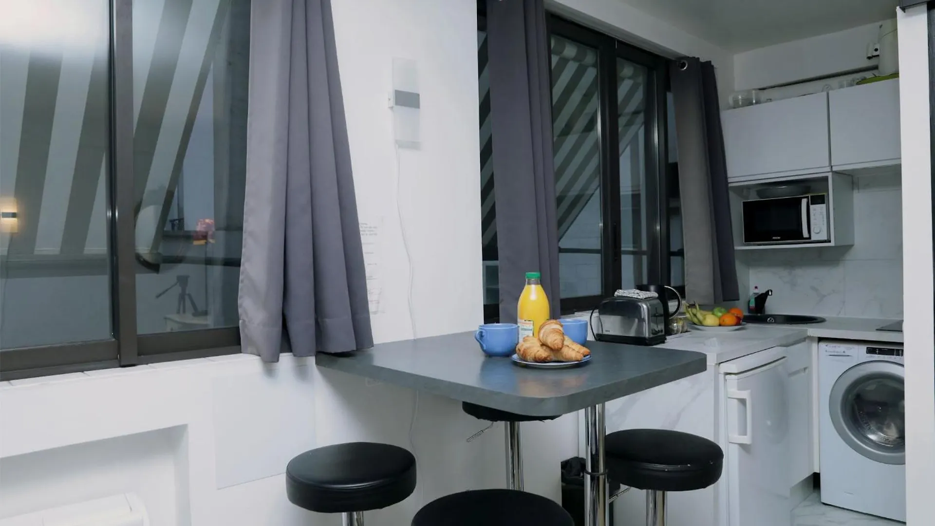 Arc De Triomphe & Trocadero Square - Cityapartmentstay Apartment